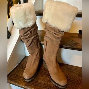 NEW Vintage Foundry suede knee-high, rubber  heeled boots. Side zipper. 8.5